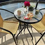 Superbe Appartement Tout Equipe, Le Nid D\'Eva A Metz Gare, Parking Prive, Balcon, F2, 50M2, 3P