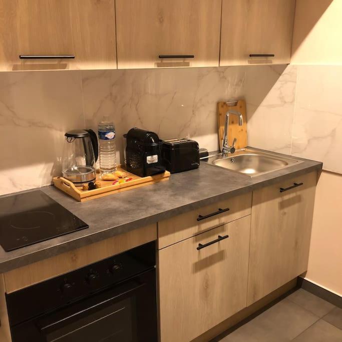 Apartment Superbe Equipe, Le Nid D'eva A Gare, Parking Prive, Balcon, F2, 50m2, 3p