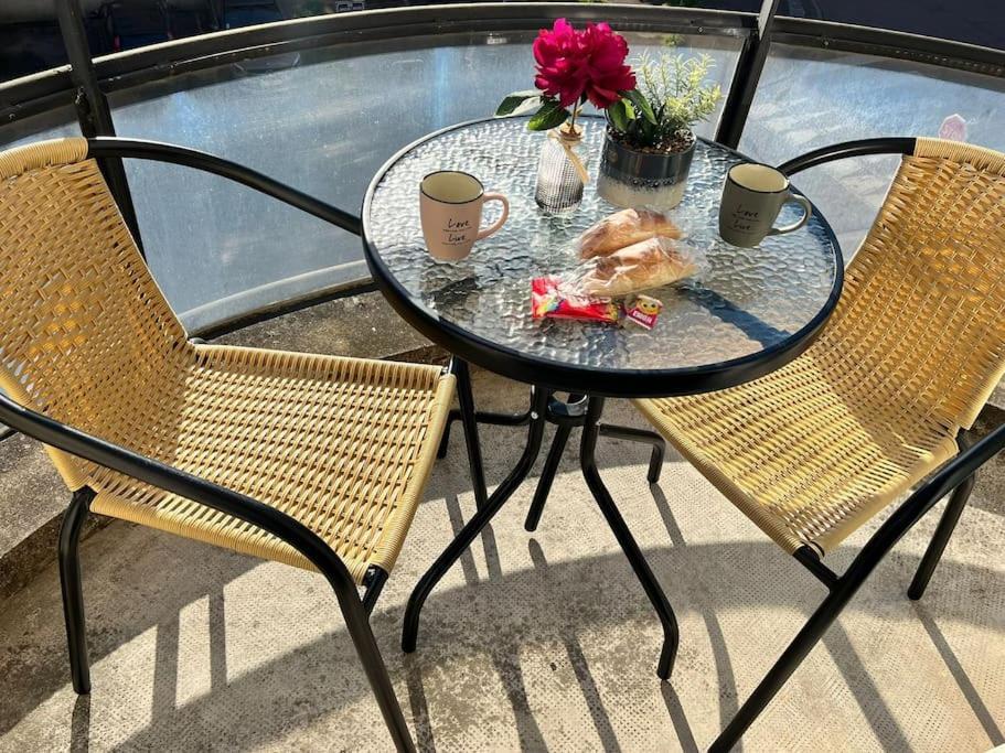 Apartment Superbe Equipe, Le Nid D'eva A Gare, Parking Prive, Balcon, F2, 50m2, 3p Metz